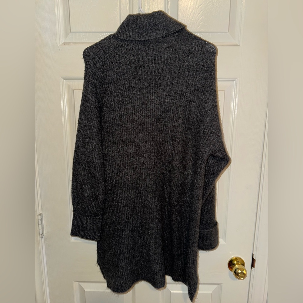 SOLD
Topshop Dark Gray Turtleneck Sweater